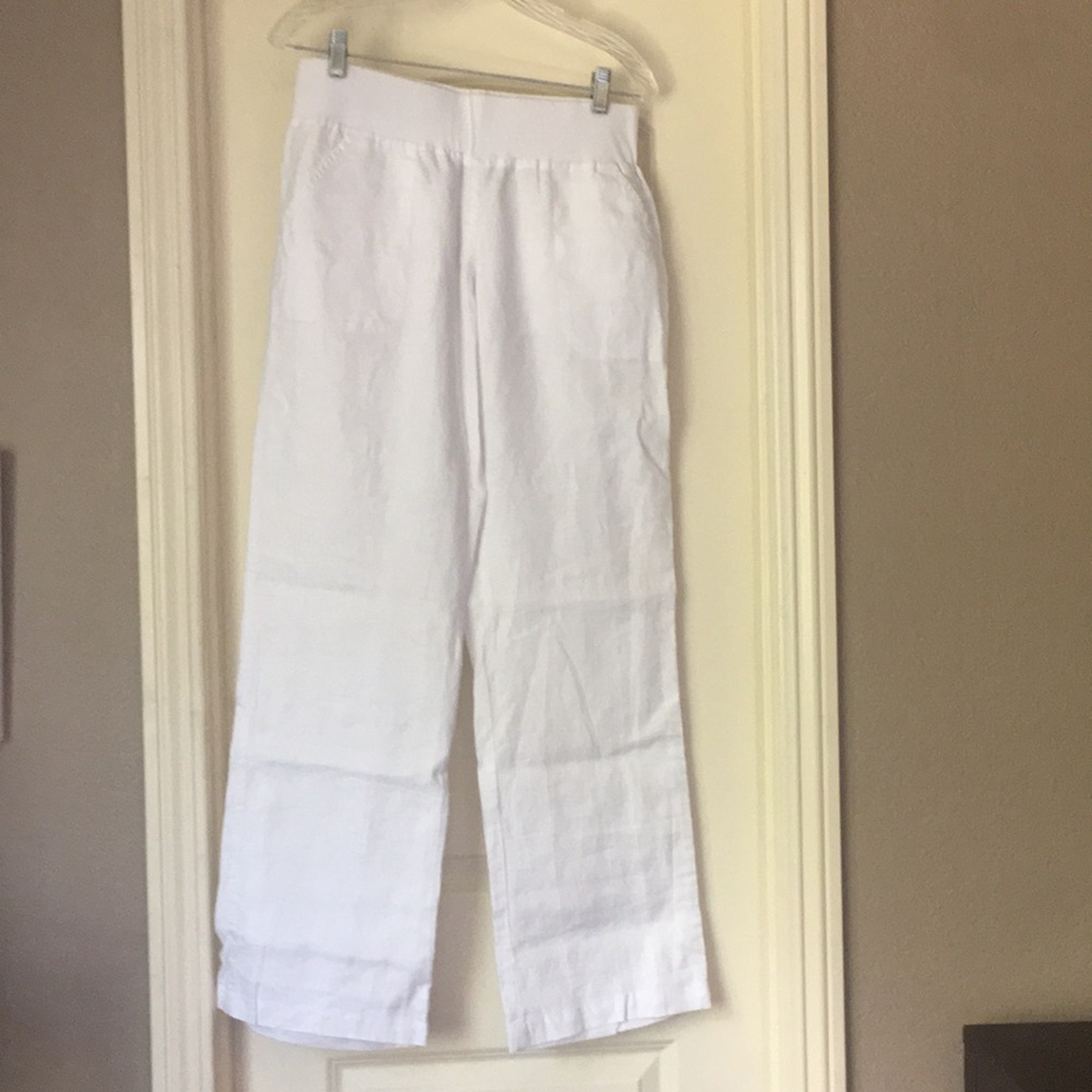White linen pants with pockets